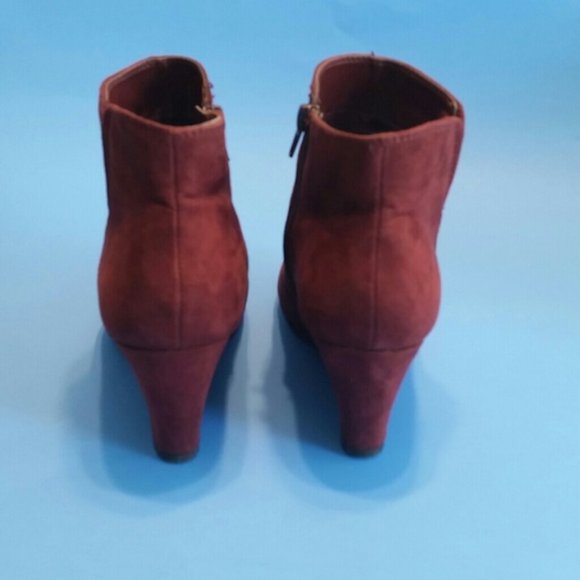 Madeline Burgundy Wedge Bootie EUC sz 8.5 - Picture 5 of 9